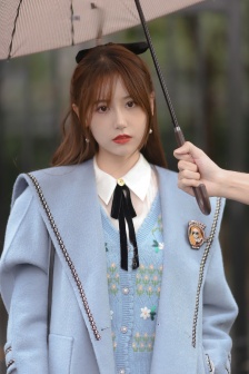 美女自插